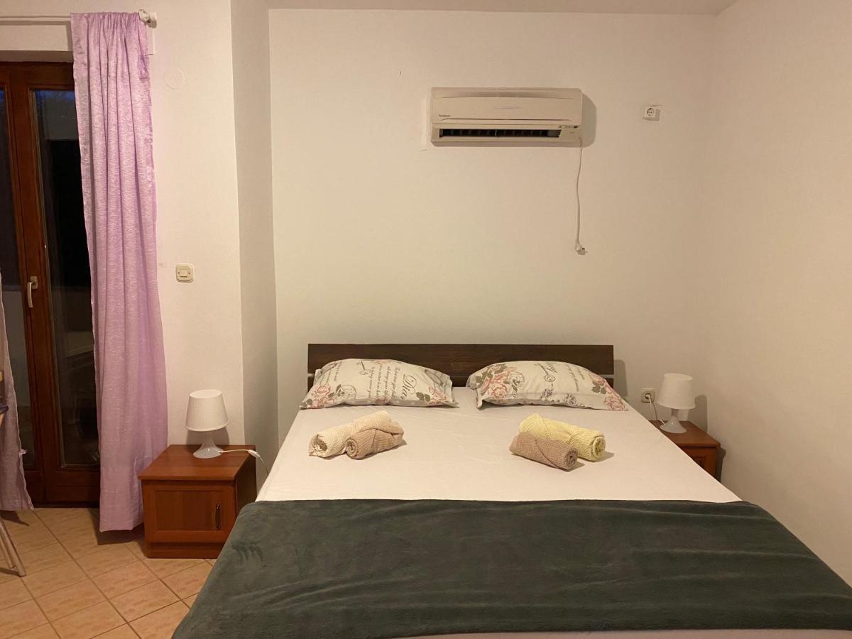 Appartement Center For 2 Malinska